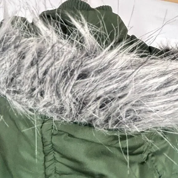 Fun DOWN Puffer VEST Maurices M with Faux Fur on Removable Hood Olive Green - Picture 6 of 13